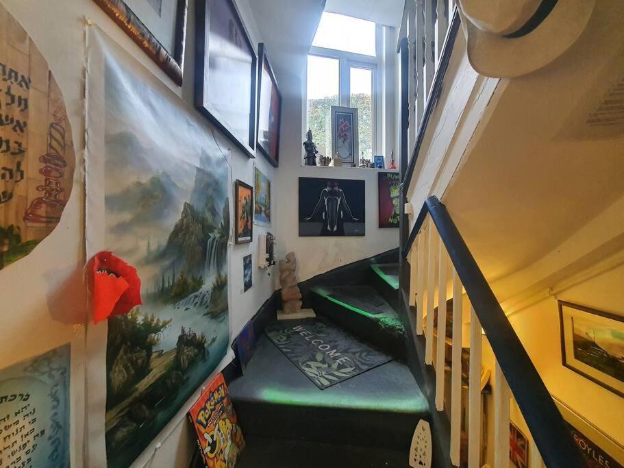 Cyber-Art Studio In Camden London Ngoại thất bức ảnh